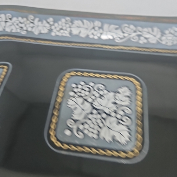 Vintage Smokey Black Glass Leaf Border Set of 2 Trays - Picture 5 of 10